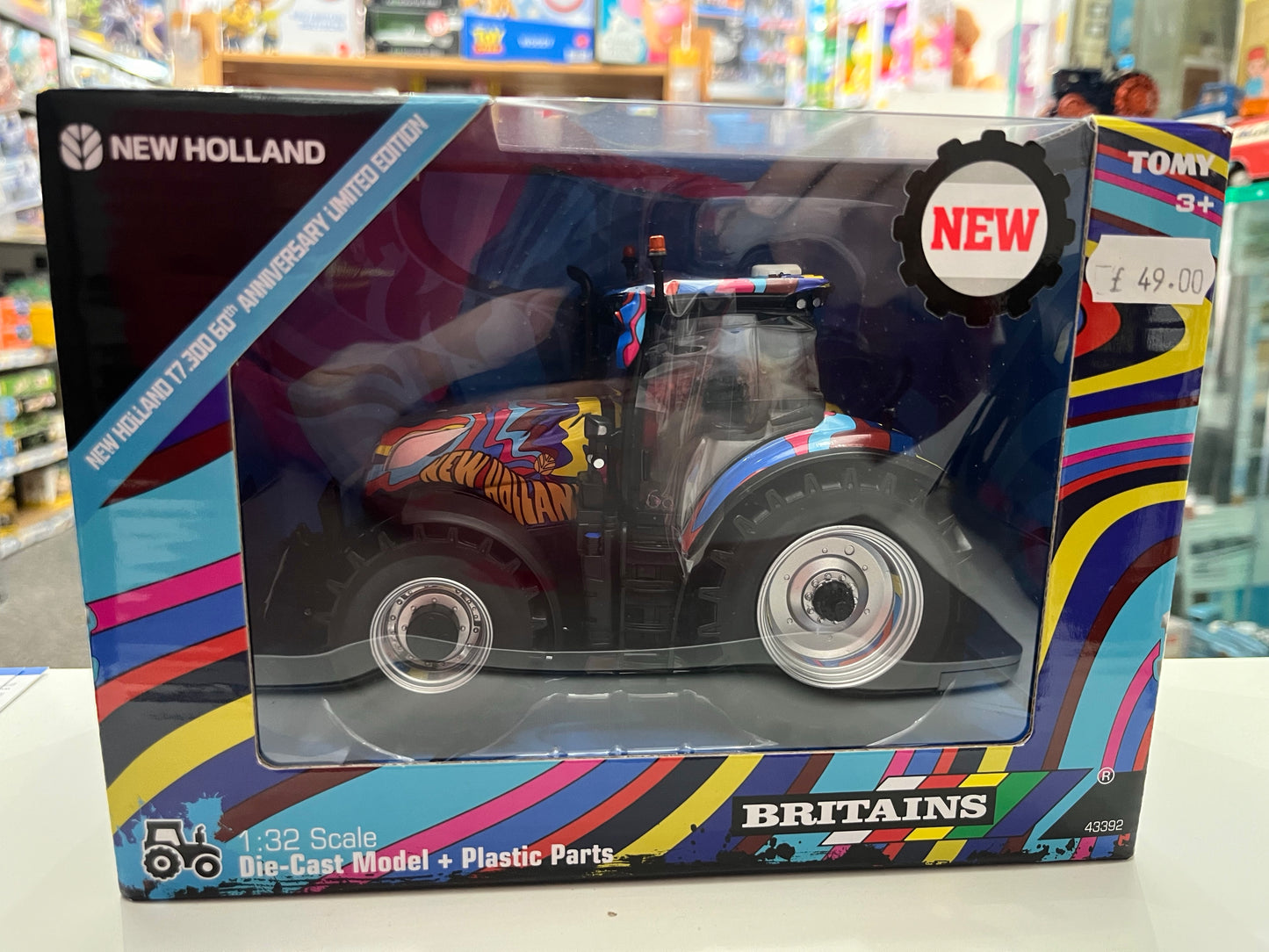 Britains 43392 New Holland T7.300 60th Anniversary Tractor 1:32 Diecast Model