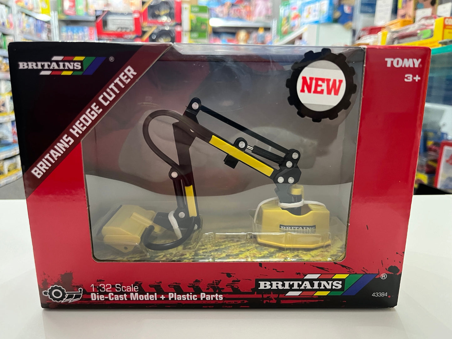 Britains 43384 Hedge Cutter 1:32 Scale